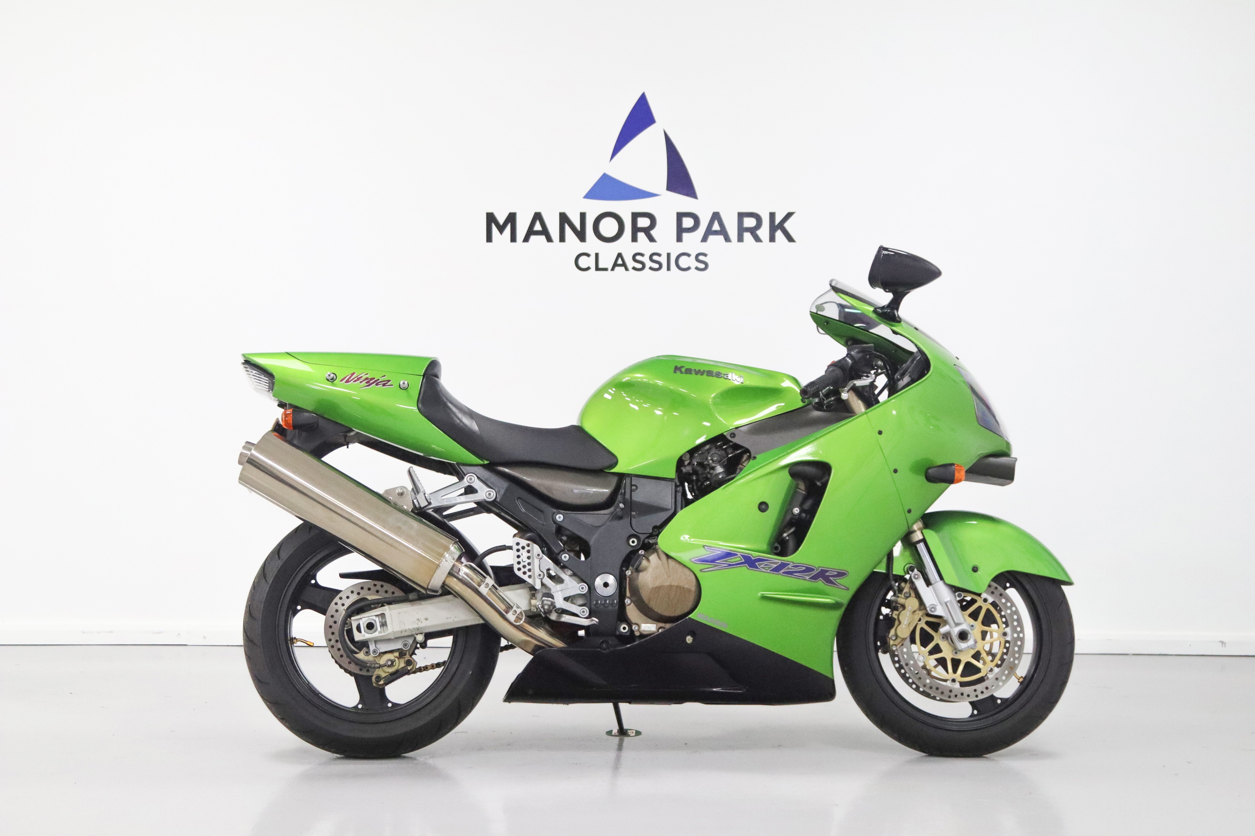 n Lot 37 - 2000 Kawasaki ZX-12R Ninja