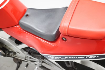 Lot 263 - 1990 Suzuki RGV250