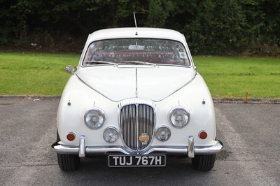 Lot 38 - 1969 Daimler V8-250