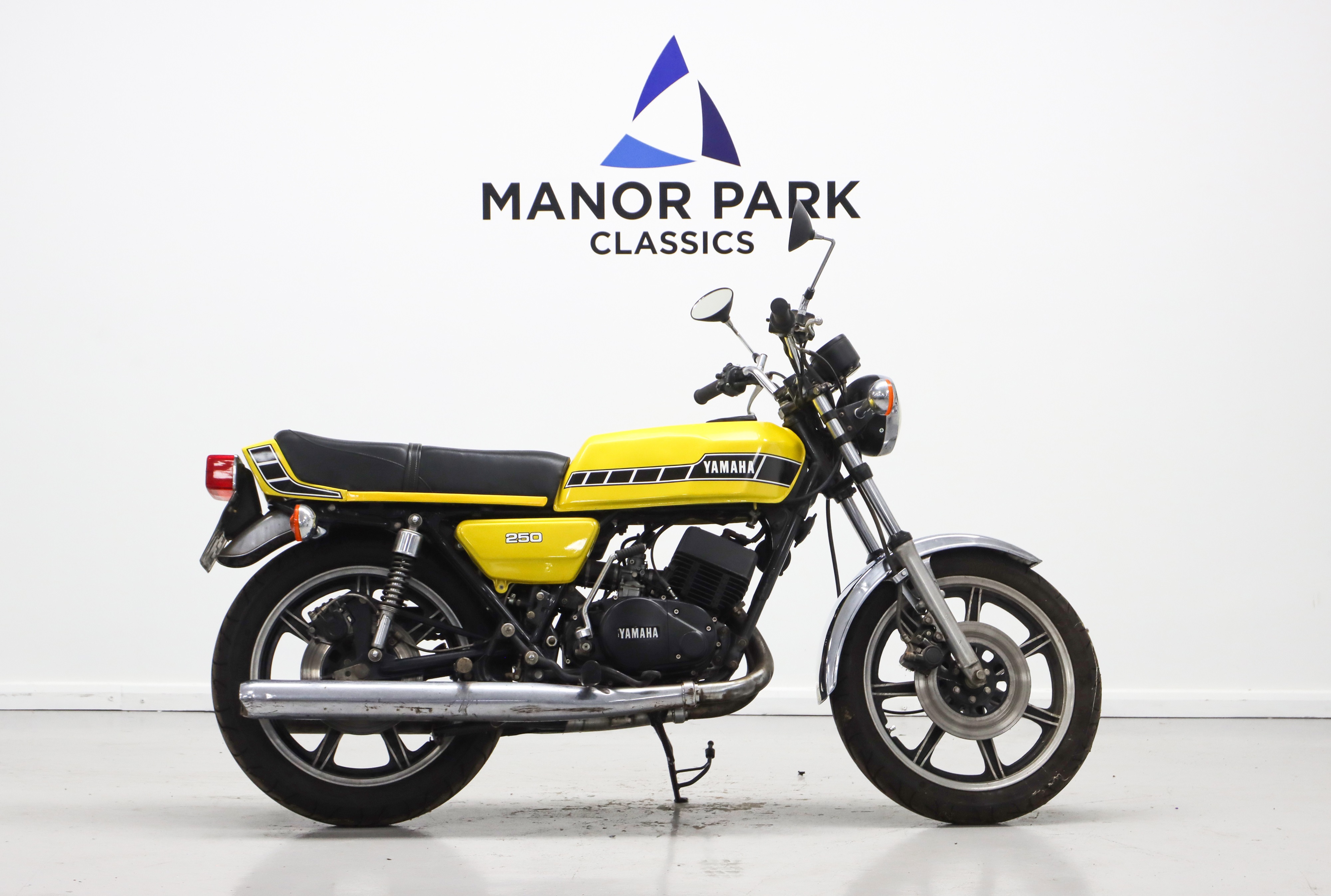 YAMAHA RD250 352型 書無し フレーム Lot 221 - 1978 Yamaha RD250