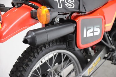 Lot 255 - 1982 Suzuki TS125 ERZ