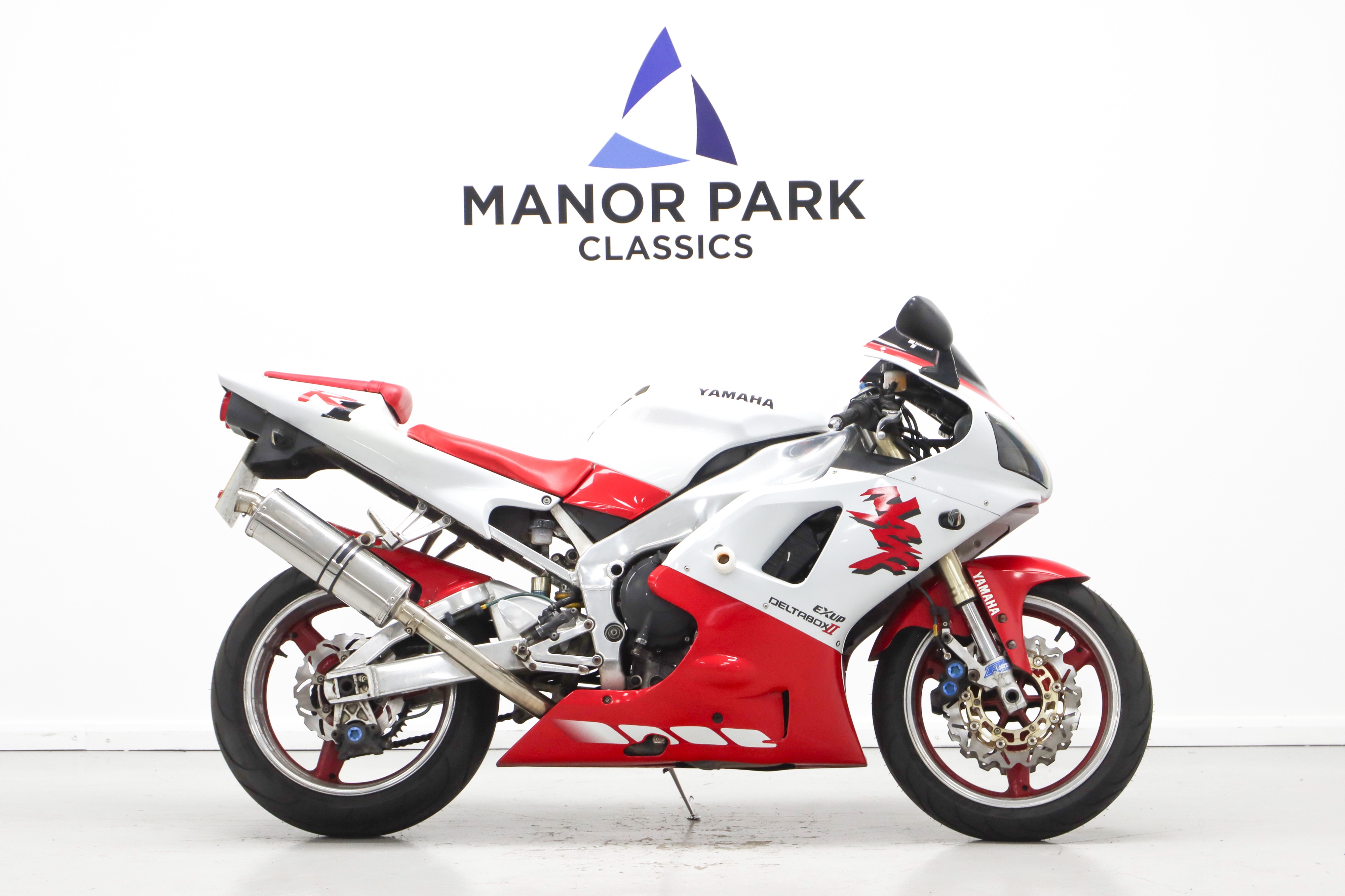 Lot 238 - 1998 Yamaha YZF-R1 Lot 238 - 1998 Yamaha YZF-R1