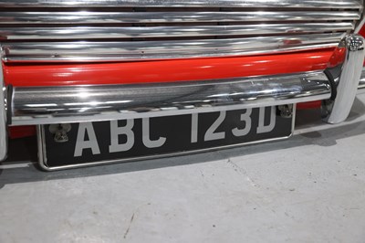 Lot 9 - Mini Front End Display Piece
