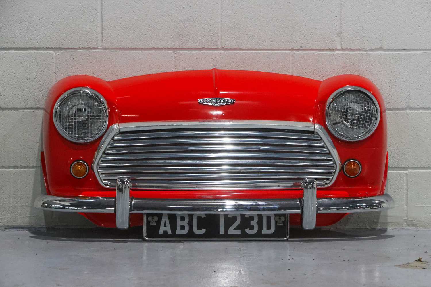 Lot 9 - Mini Front End Display Piece