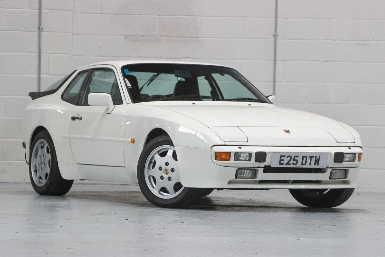 Lot 76 - 1988 Porsche 944 S 16v Ventiler