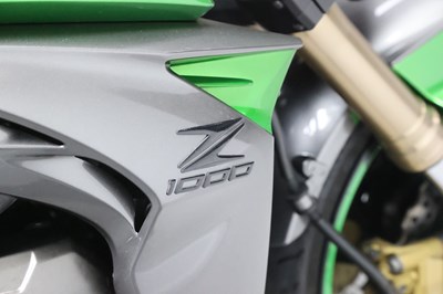 Lot 250 - 2014 Kawasaki Z1000