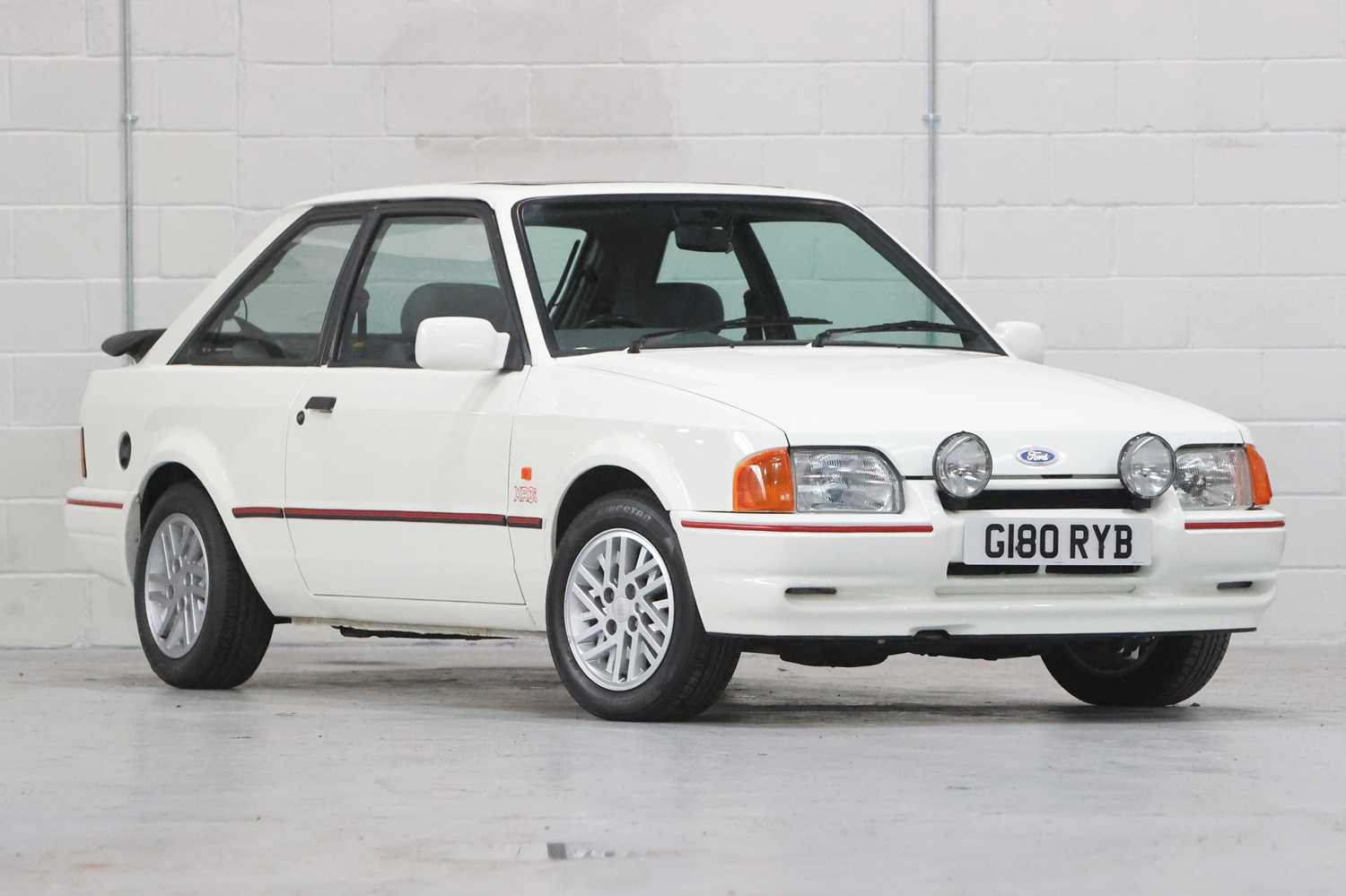 Lot 63 - 1990 Ford Escort XR3i
