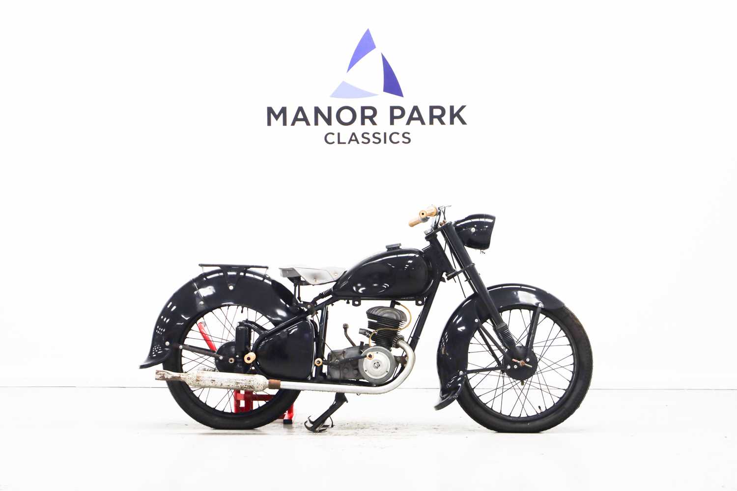 Lot 293 - 1962 Peugeot P55