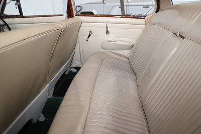 Lot 54 - 1968 Daimler V8-250