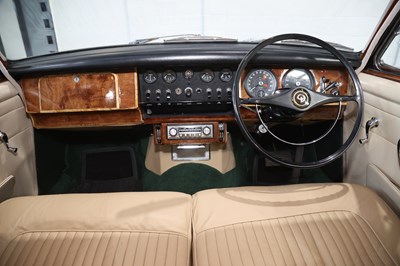 Lot 54 - 1968 Daimler V8-250