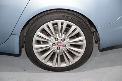 Lot 32 - 2010 Jaguar XF 3.0 V6 Premium Luxury
