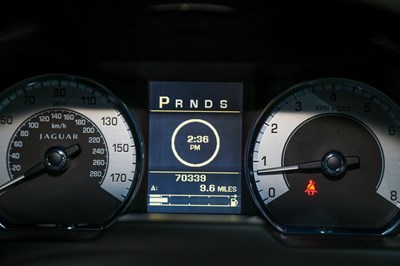 Lot 32 - 2010 Jaguar XF 3.0 V6 Premium Luxury
