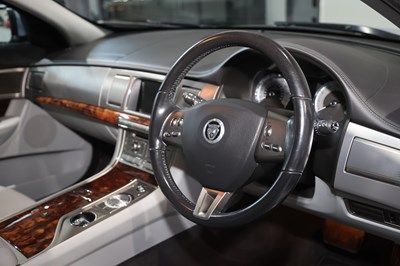 Lot 32 - 2010 Jaguar XF 3.0 V6 Premium Luxury