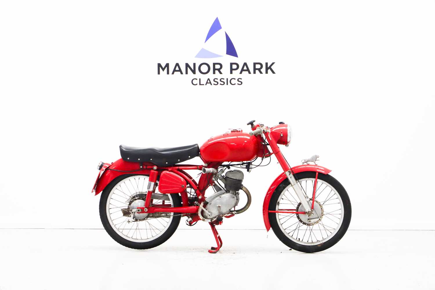 Lot 38 - 1954 Benelli Leoncino 125