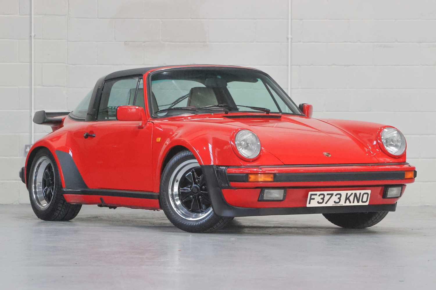 Lot 220 - 1988 Porsche 911 Carrera Targa Super Sport