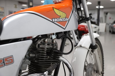 Lot 90 - 1975 Honda TL125