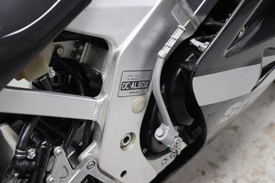 Lot 101 - 1989 Suzuki RGV250
