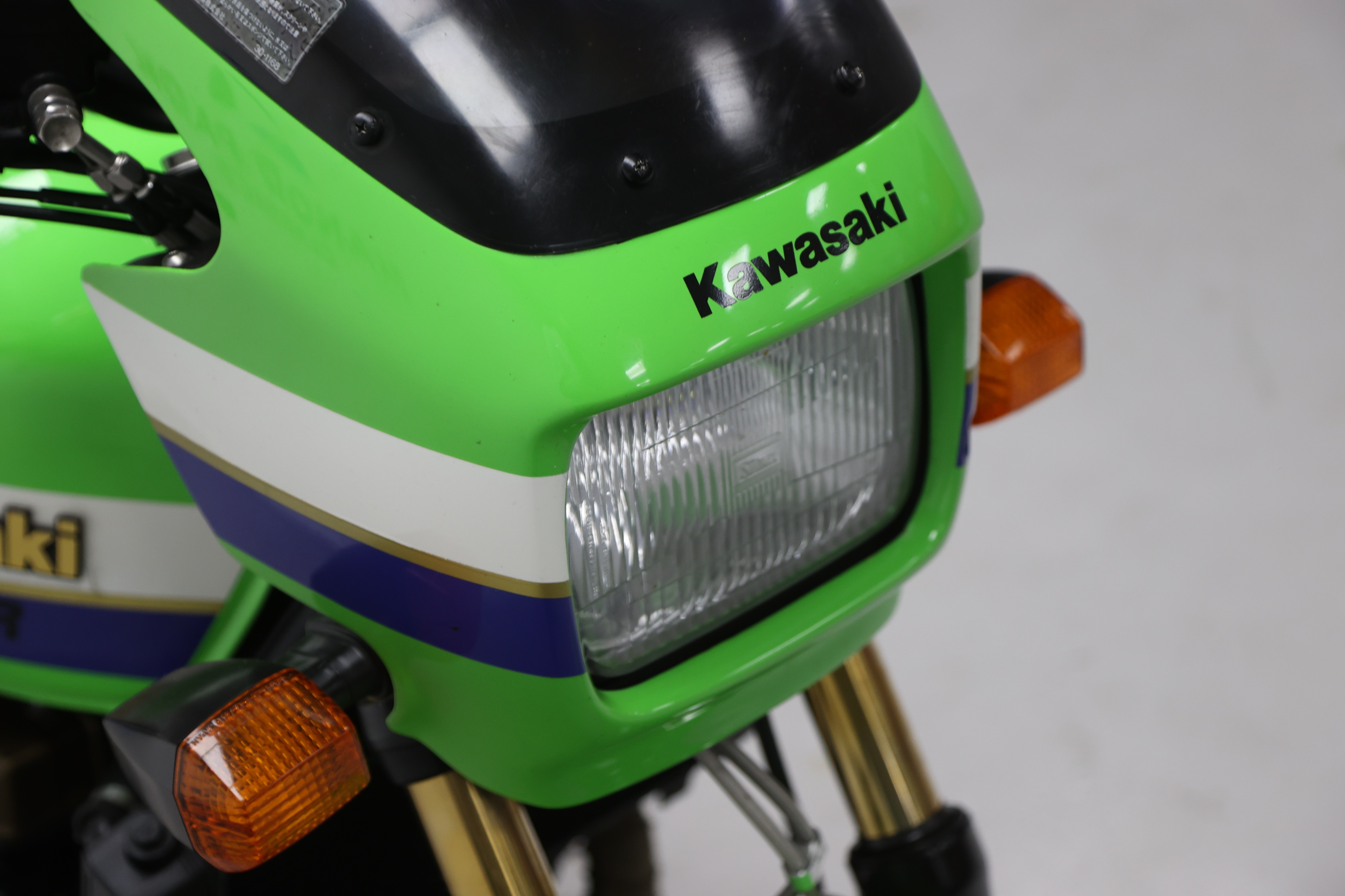 Lot 4 - 1999 Kawasaki ZRX400