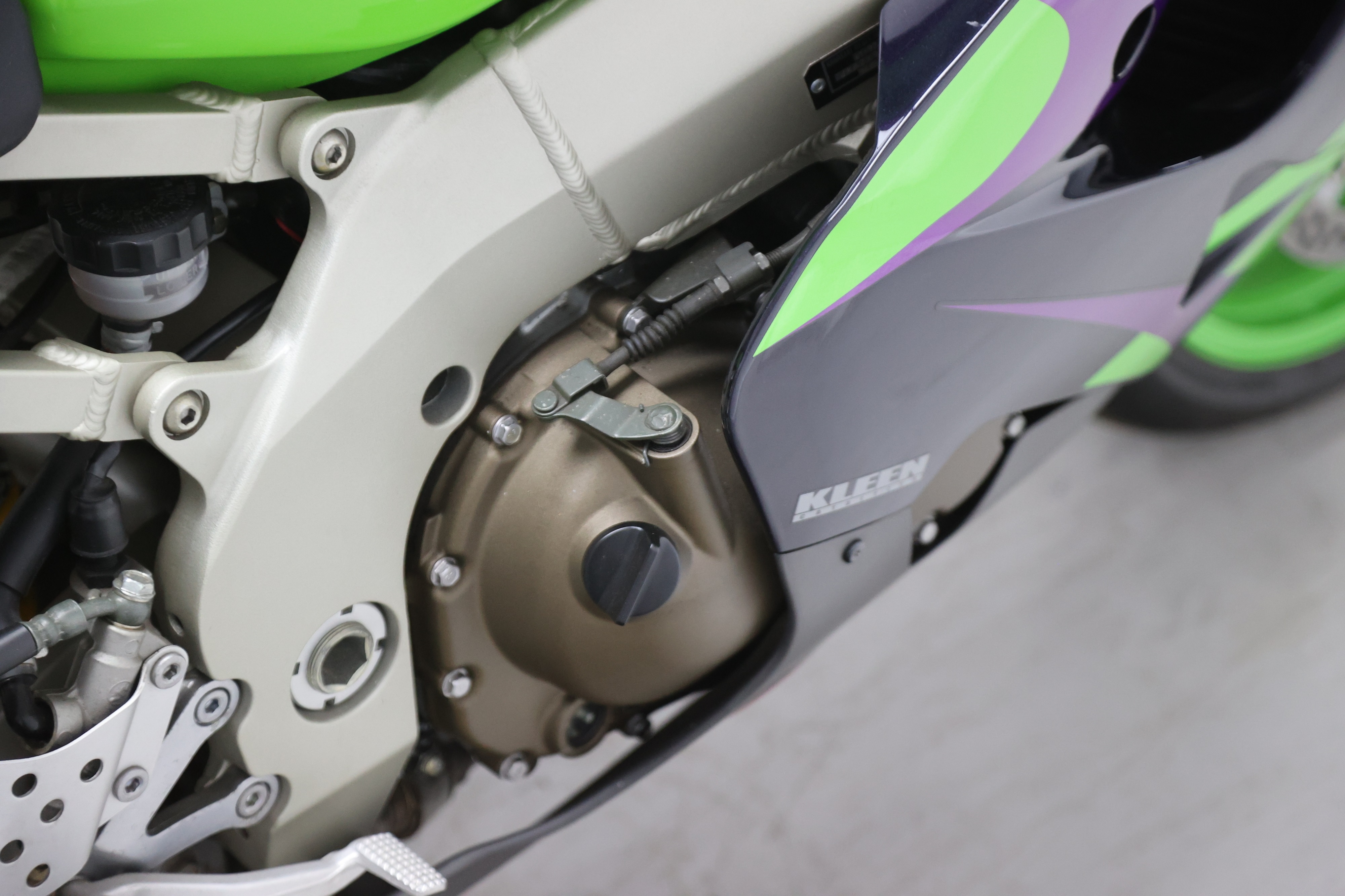 Lot 16 - 2002 Kawasaki ZX-9R Ninja