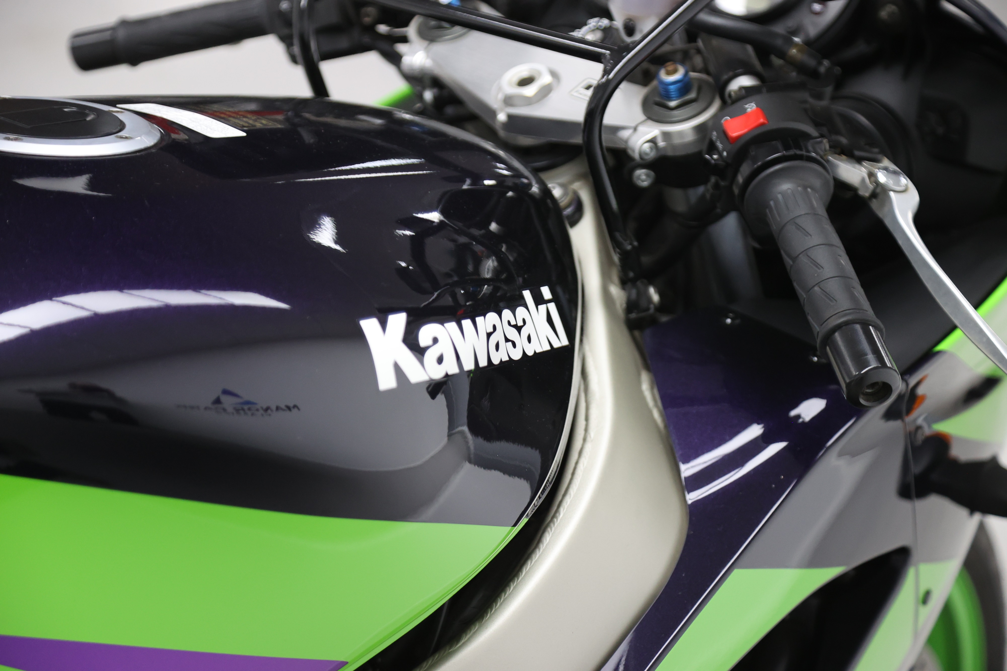 Lot 16 - 2002 Kawasaki ZX-9R Ninja