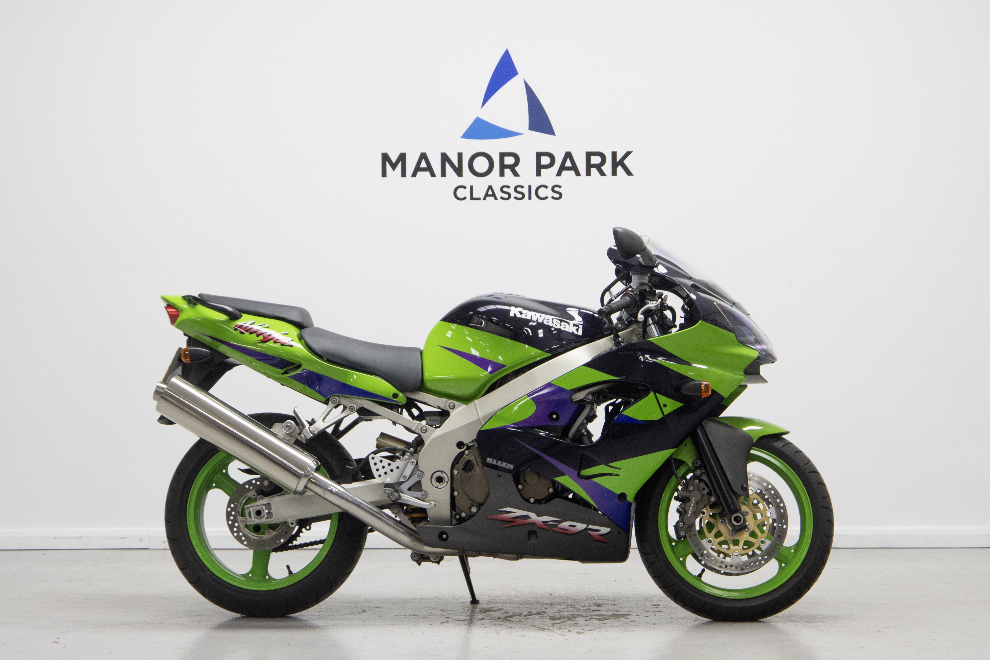 Lot 16 - 2002 Kawasaki ZX-9R Ninja