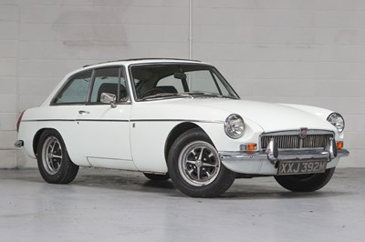 Lot 276 - 1973 MG B GT