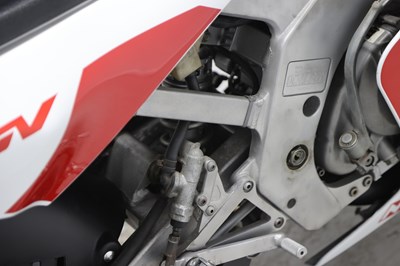Lot 5 - 1989 Suzuki RGV250 VJ21