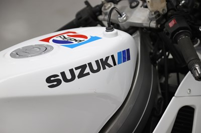 Lot 5 - 1989 Suzuki RGV250 VJ21