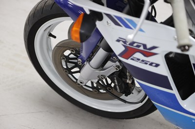 Lot 10 - 1991 Suzuki RGV250 VJ22