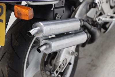 Lot 10 - 1991 Suzuki RGV250 VJ22