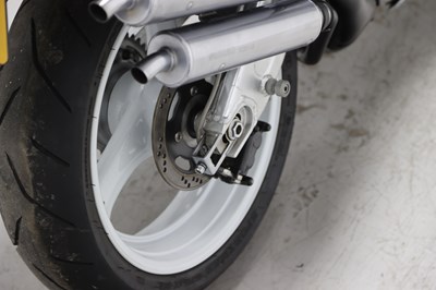 Lot 10 - 1991 Suzuki RGV250 VJ22