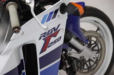 Lot 10 - 1991 Suzuki RGV250 VJ22