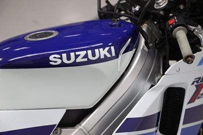 Lot 10 - 1991 Suzuki RGV250 VJ22