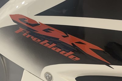 Lot 15 - 2005 Honda CBR1000RR Fireblade