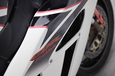 Lot 15 - 2005 Honda CBR1000RR Fireblade