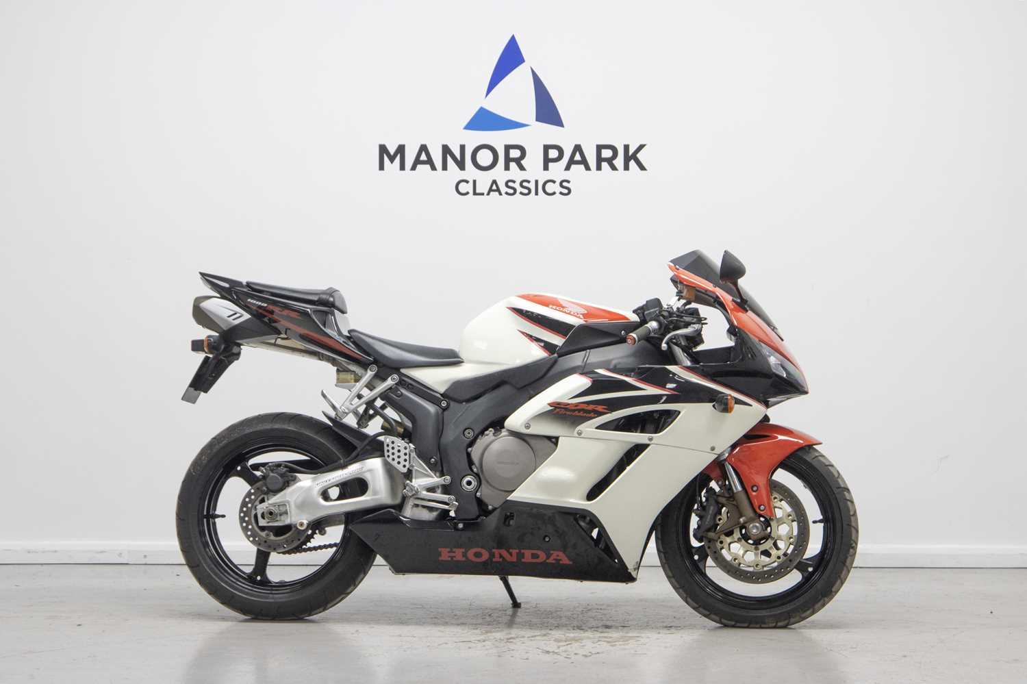 Lot 15 - 2005 Honda CBR1000RR Fireblade