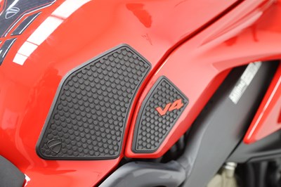 Lot 12 - 2021 Ducati Streetfighter V4 S
