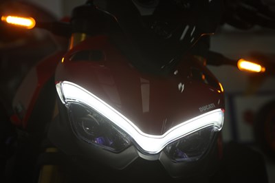 Lot 12 - 2021 Ducati Streetfighter V4 S