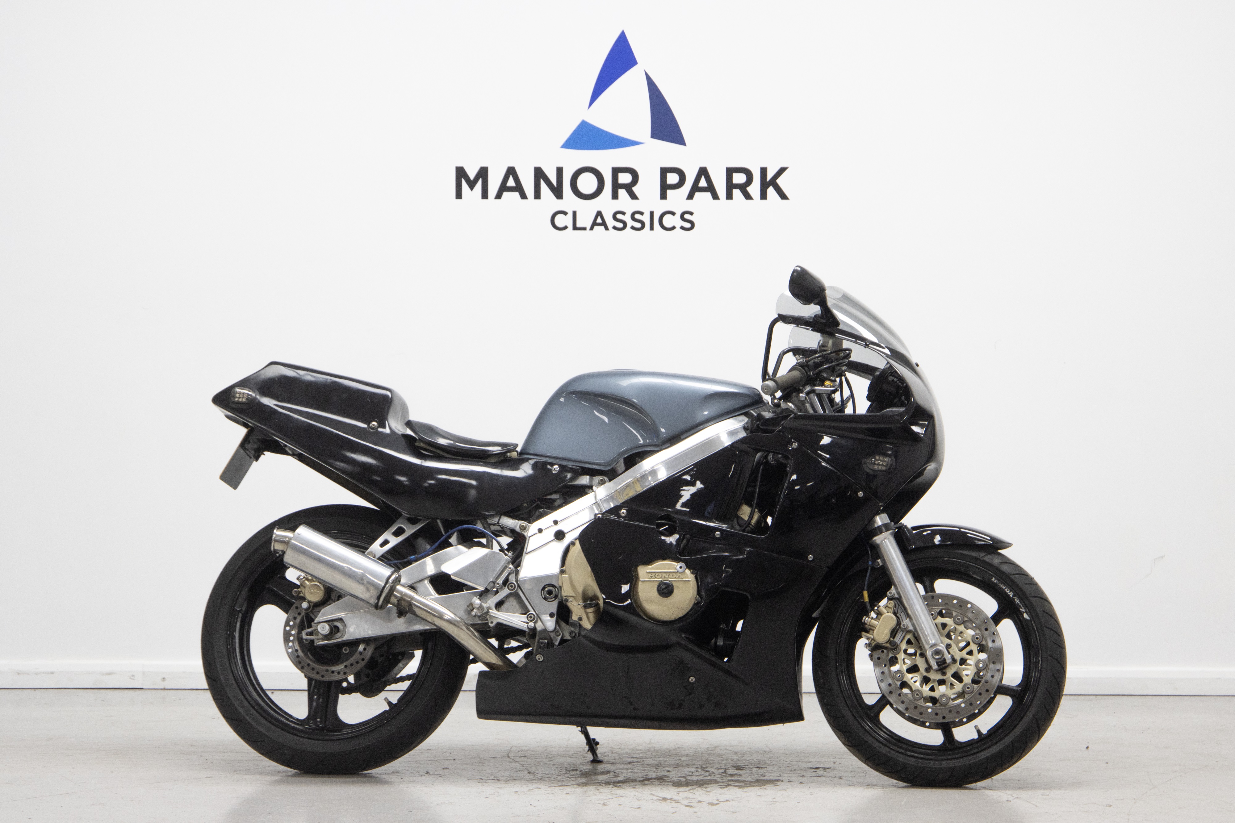 Lot 50 - 1992 Honda CBR400RR