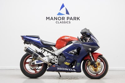Lot 9 - 2001 Honda CBR900RR Fireblade