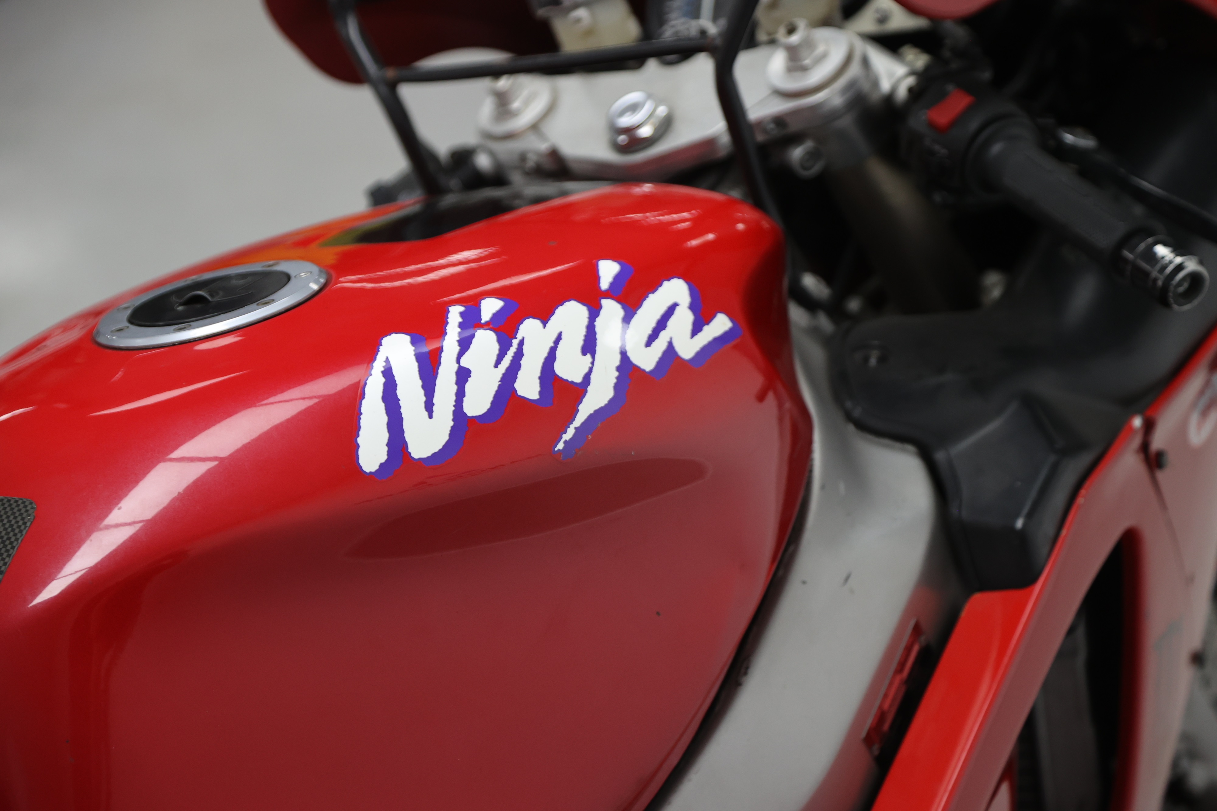 Lot 97 - 1996 Kawasaki ZX-7R Ninja