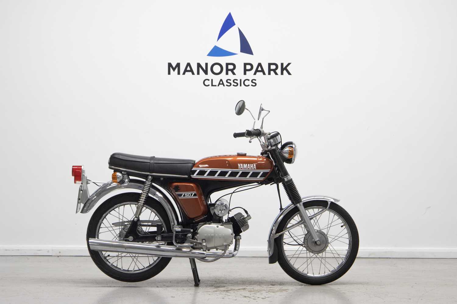 Lot 32 - 1975 Yamaha FS1-E