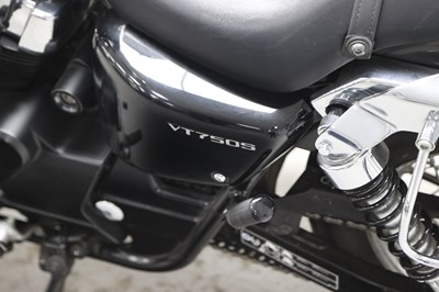 Lot 19 - 2011 Honda VT750S