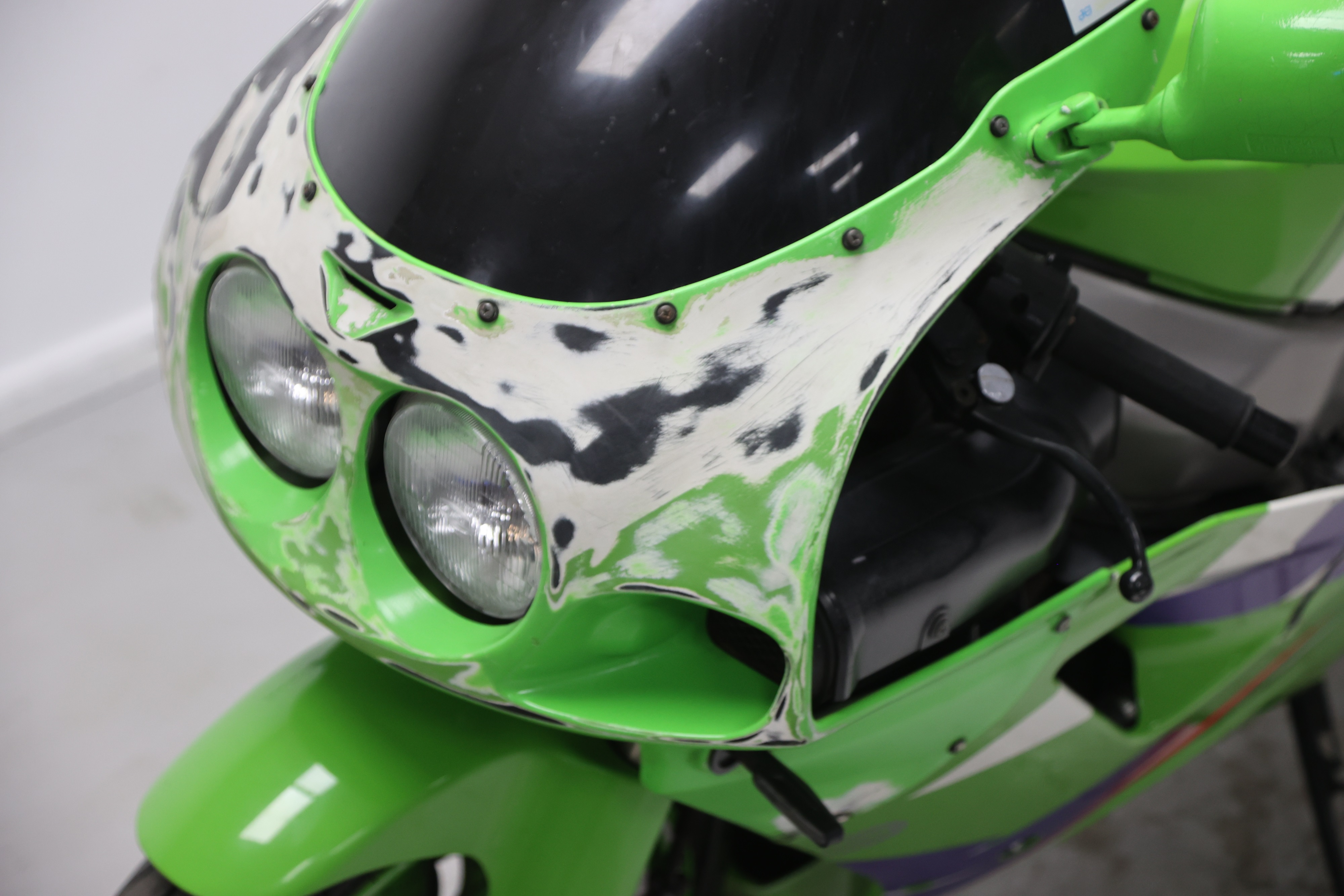 Lot 43 - 1995 Kawasaki ZXR750R Ninja