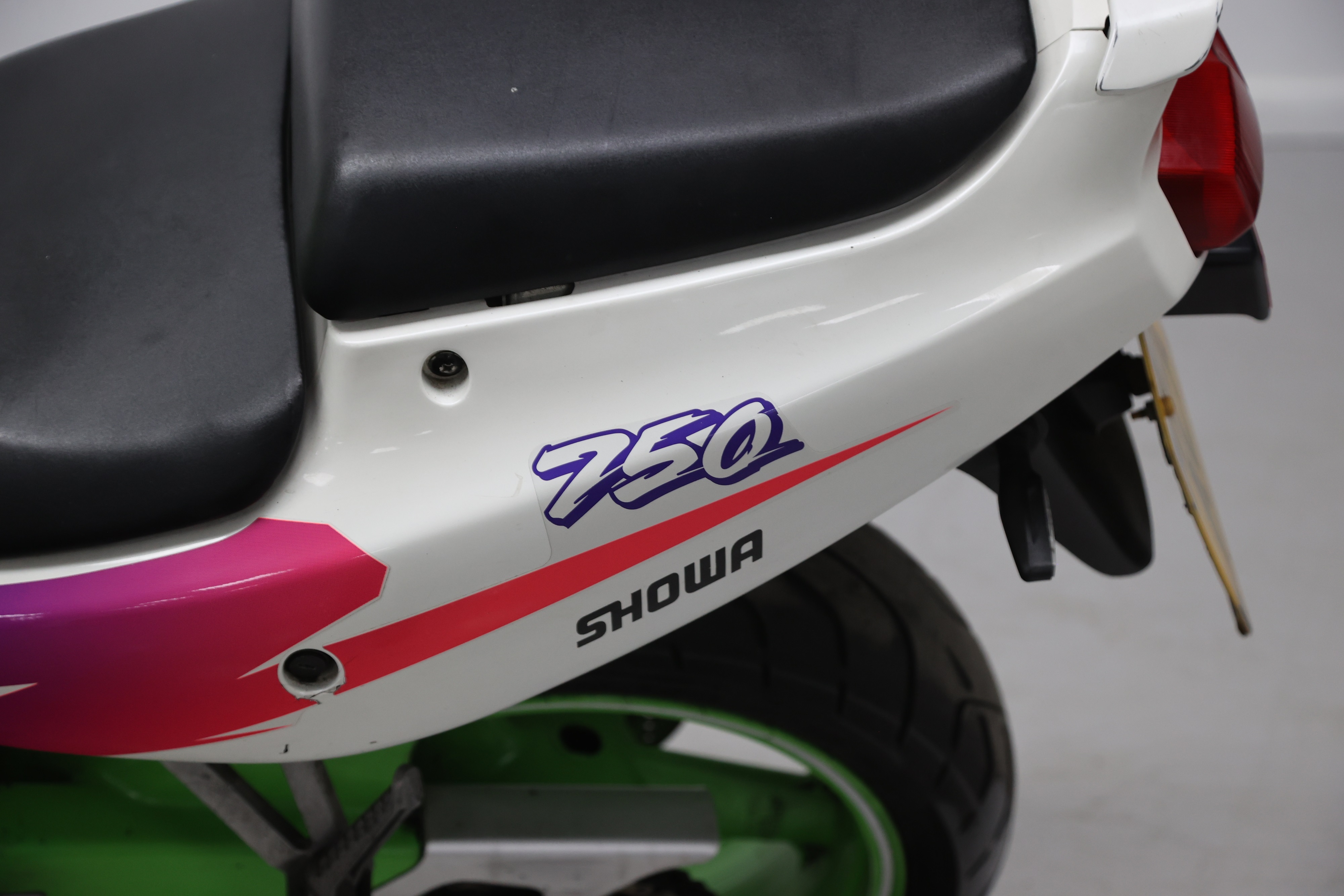 Lot 43 - 1995 Kawasaki ZXR750R Ninja