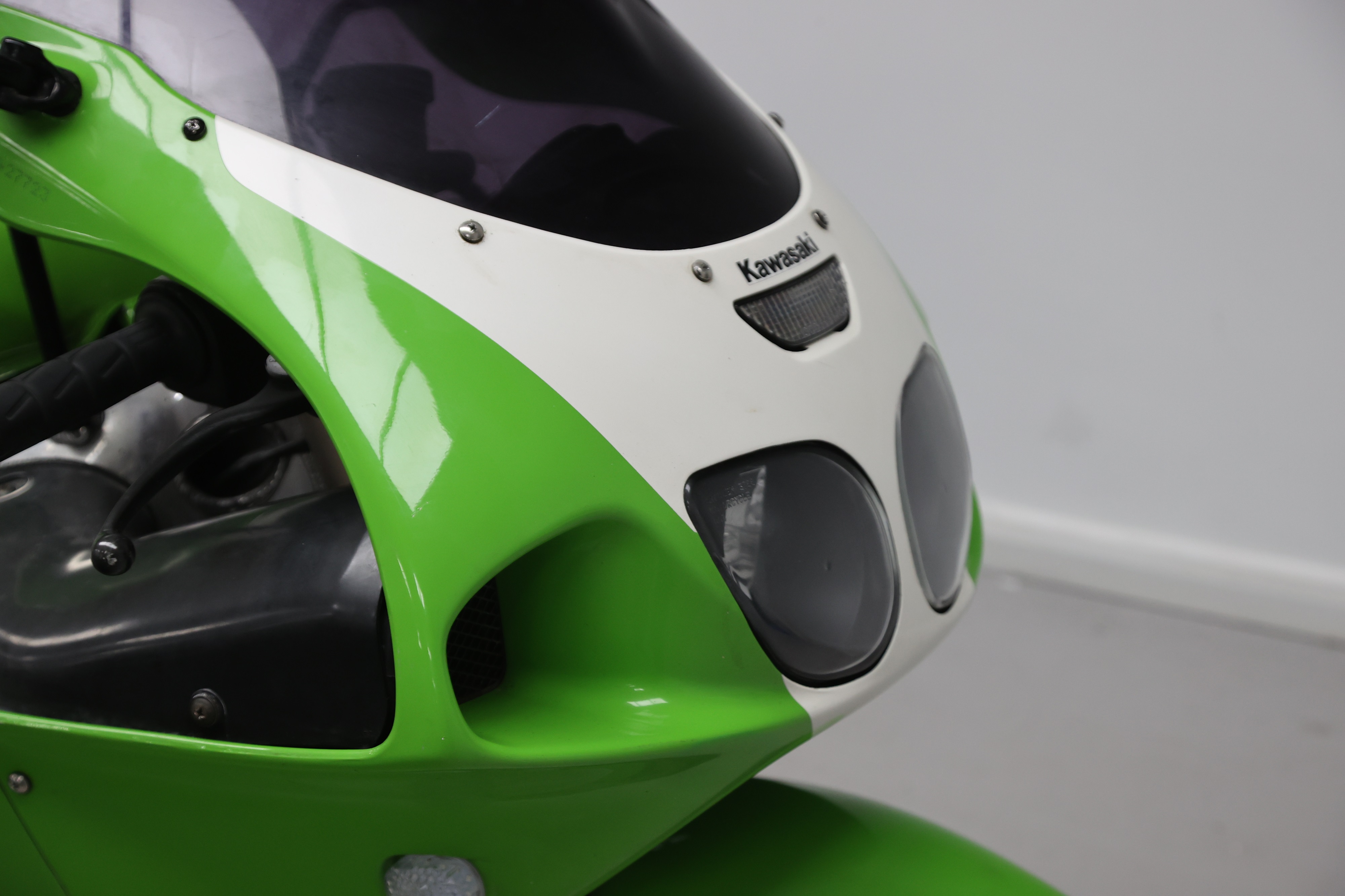 Lot 53 - 1998 Kawasaki ZX-7R Ninja