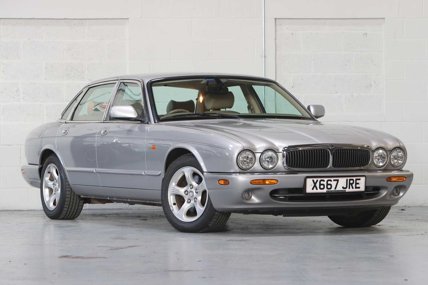Lot 211 - 2000 Jaguar XJ 4.0 Executive