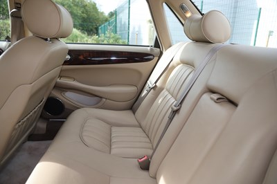 Lot 211 - 2000 Jaguar XJ 4.0 Executive