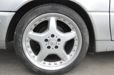 Lot 134 - 1996 Mercedes SL 320 Auto