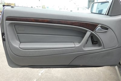 Lot 134 - 1996 Mercedes SL 320 Auto